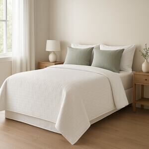 Simply Vera Wang White Signature Key Full/Queen Coverlet